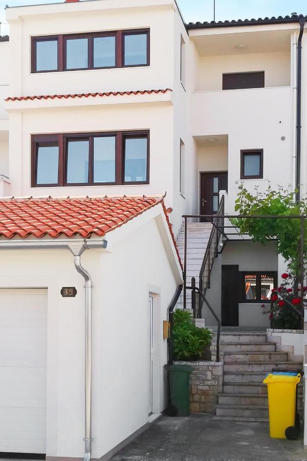 Apartments Silva Пула Екстериор снимка